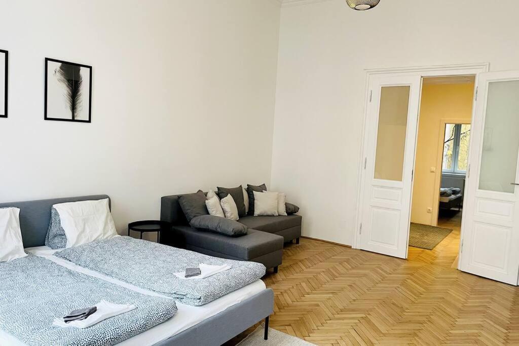 City-Center-Apartment Hip Area, Big & New Вена Экстерьер фото